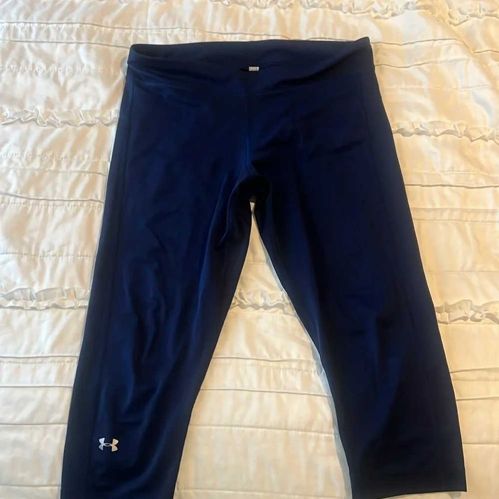 7 Under Armour Capri Leggings, Large - Picture 5 of 17